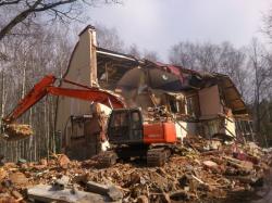 Демонтаж домов и вывоз мусора