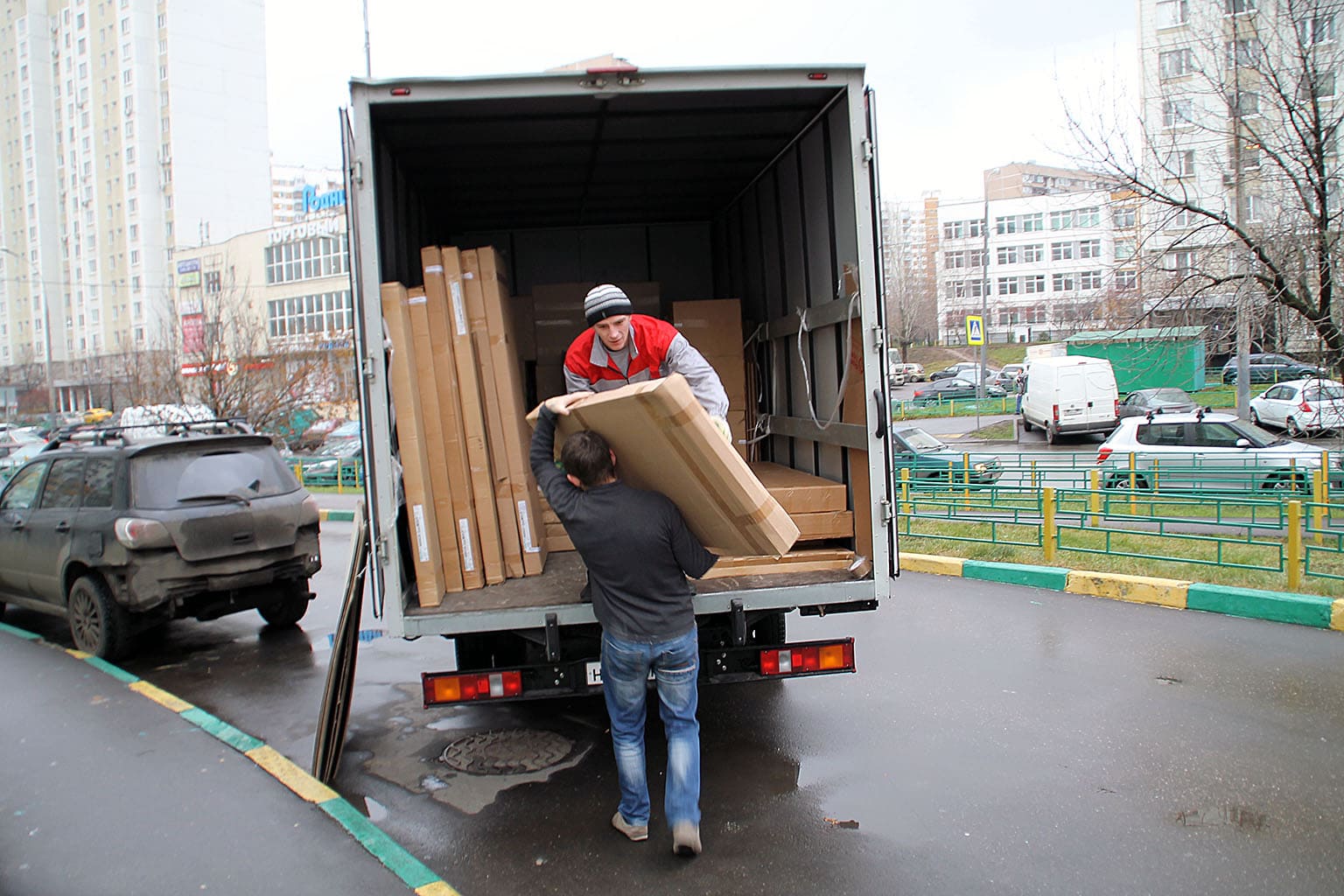 перевозка мебели с грузчиками недорого Москва
